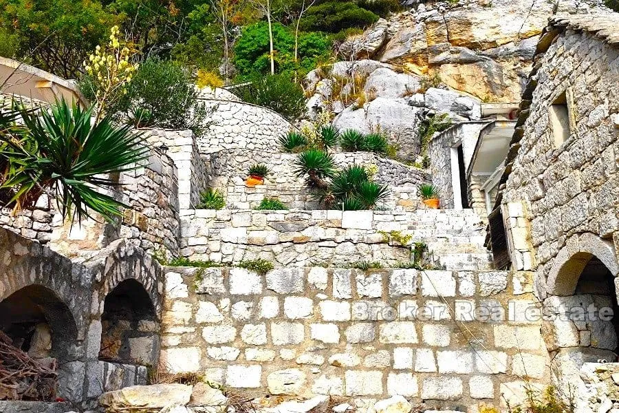 kamene kuće s pogledom na more - slika 16