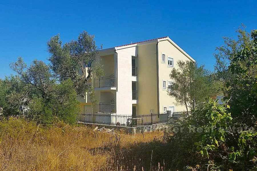 novoizgrađena kuća sa 7 apartmana, na prodaju - slika 4