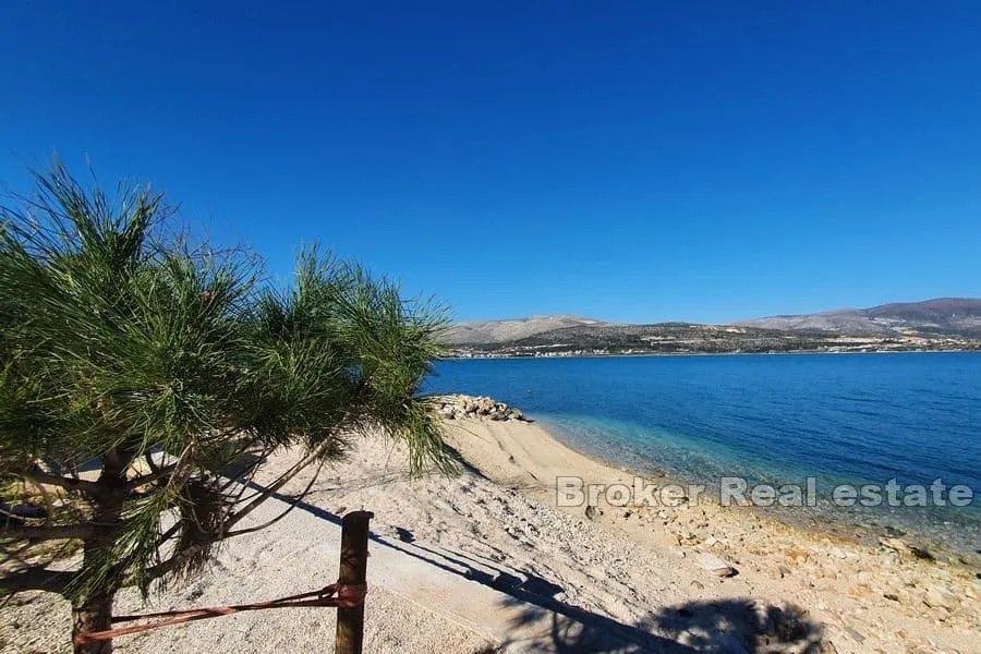 kuća s tri apartmana uz plažu i more - slika 8