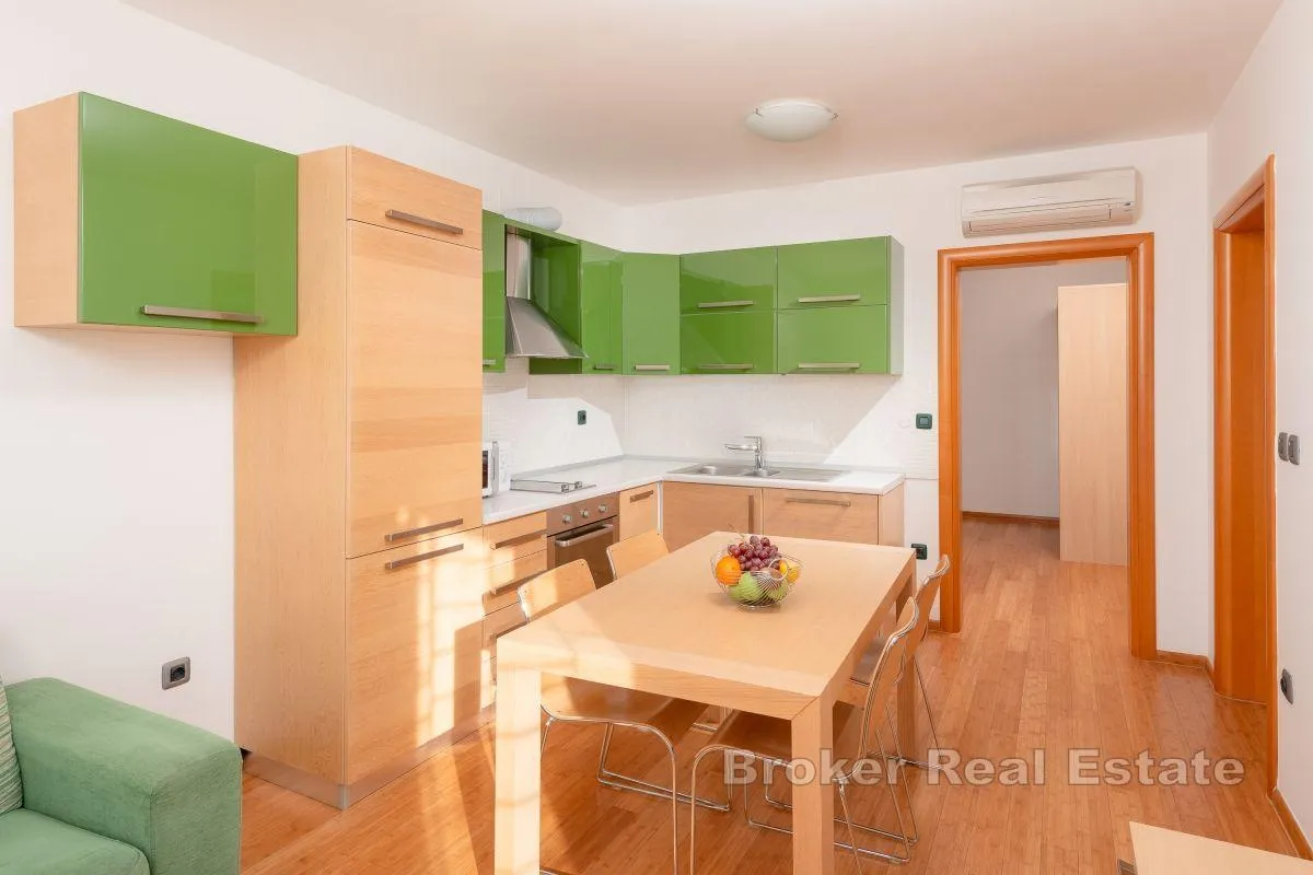 apartmanska kuća prekrasnim pogledom i blizinom mora - slika 10