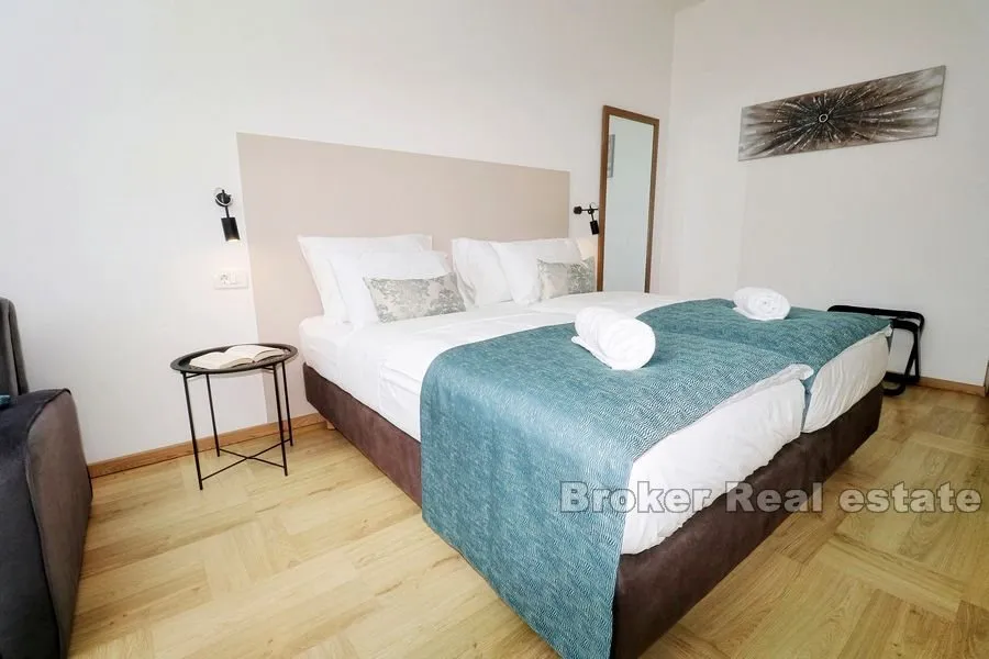 apartmanska kuća sa restoranom - slika 9