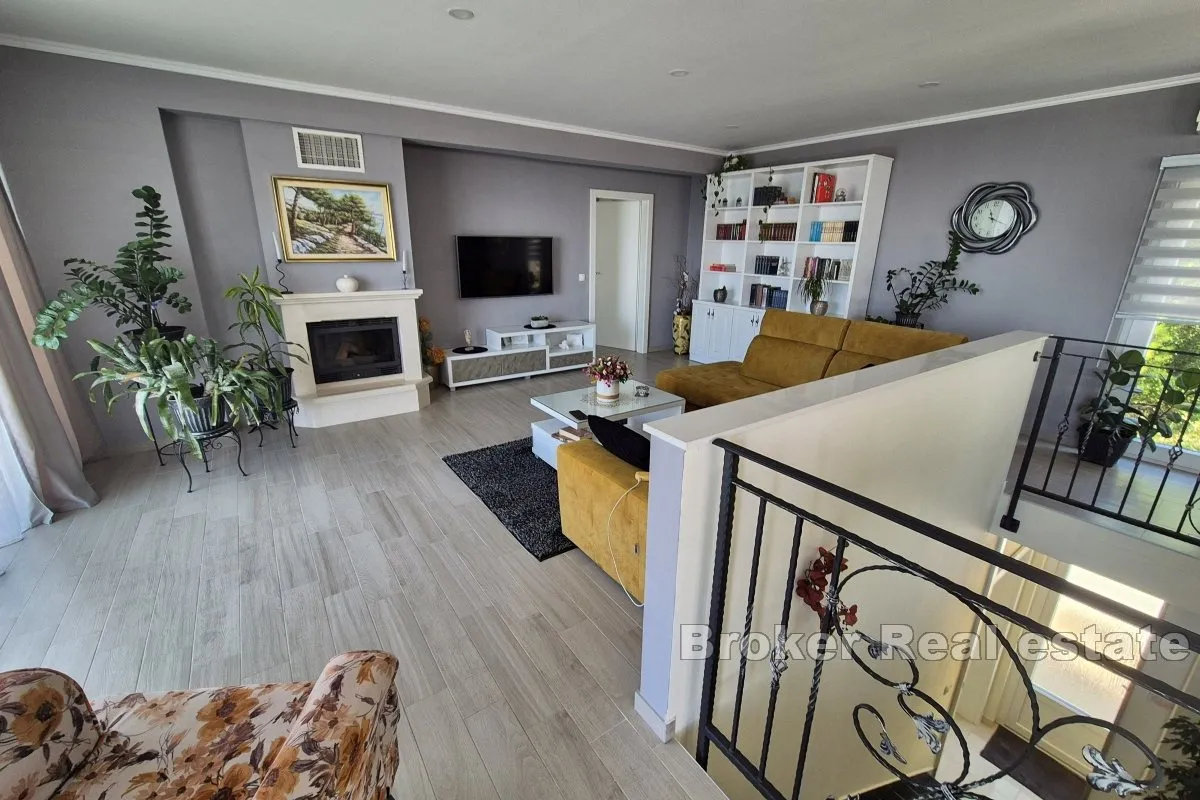 moderna samostojeća kuća sa 4 apartmana - slika 5