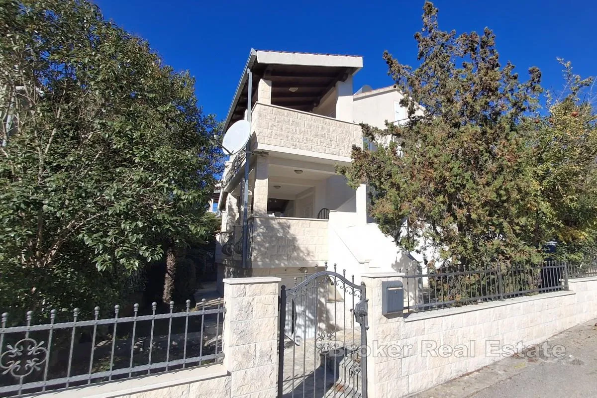 kuća s pogledom na more - slika 1