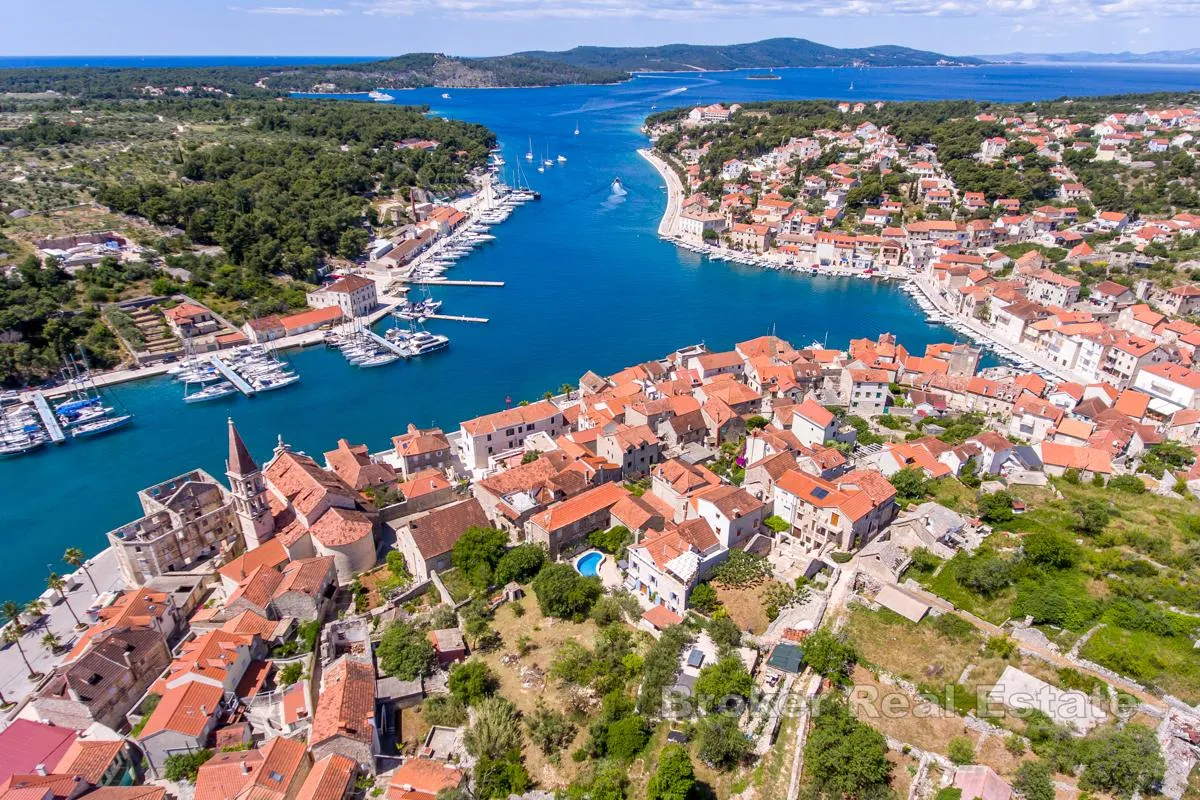 kuća u drugom redu do mora - slika 1