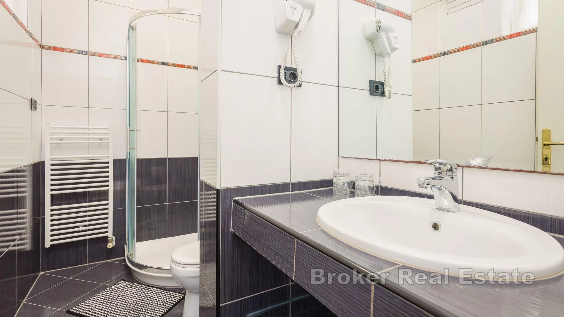 apartmanska kuća u prvom redu do mora - slika 15