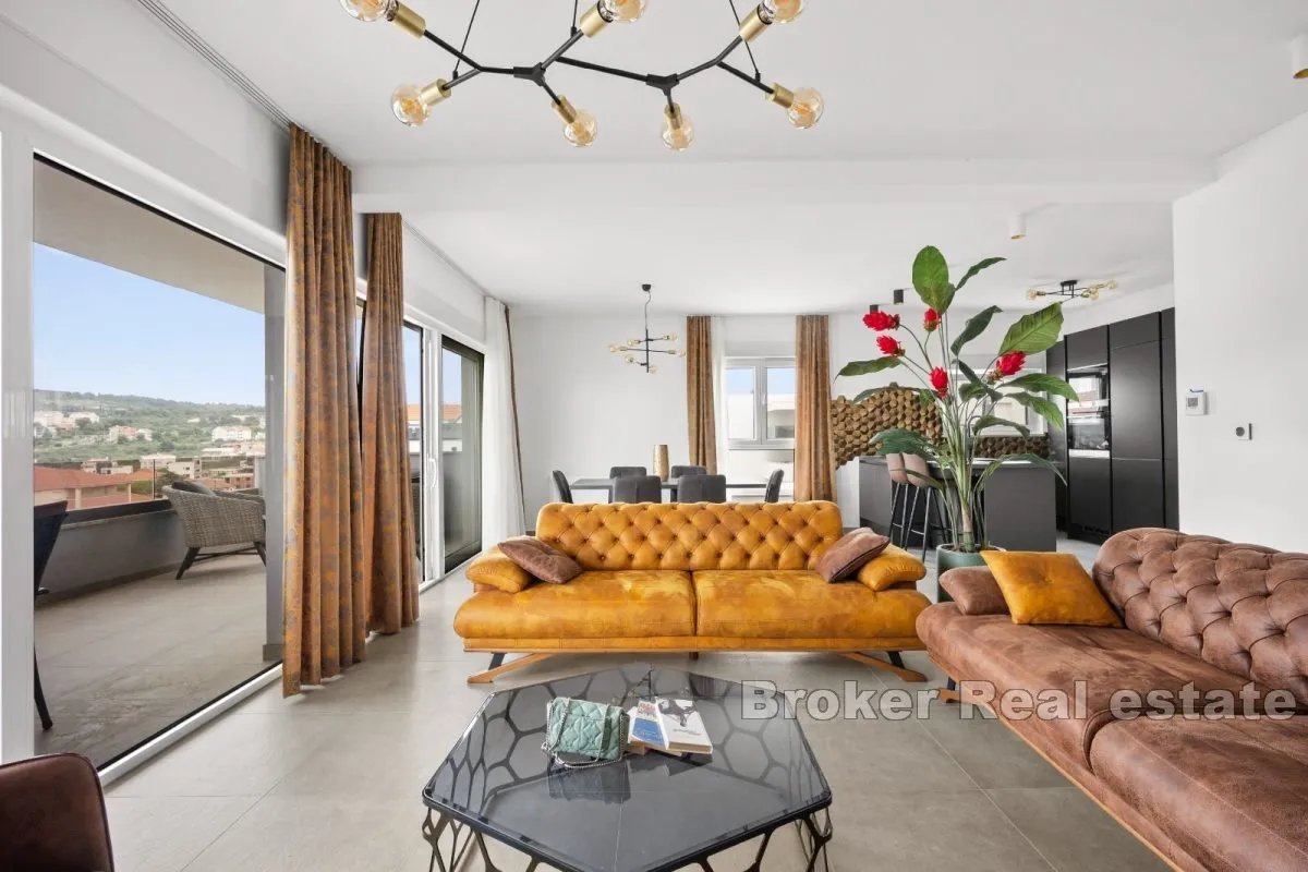Luksuzan penthouse s bazenom i prekrasnim pogledom na more - Žedno, Trogir