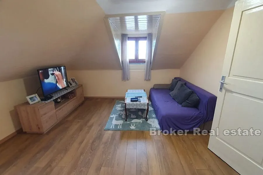 trosoban apartman u centru splita - slika 3