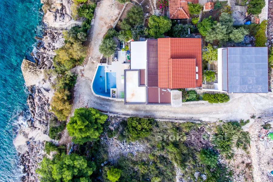 kuća prvi red do mora - slika 2