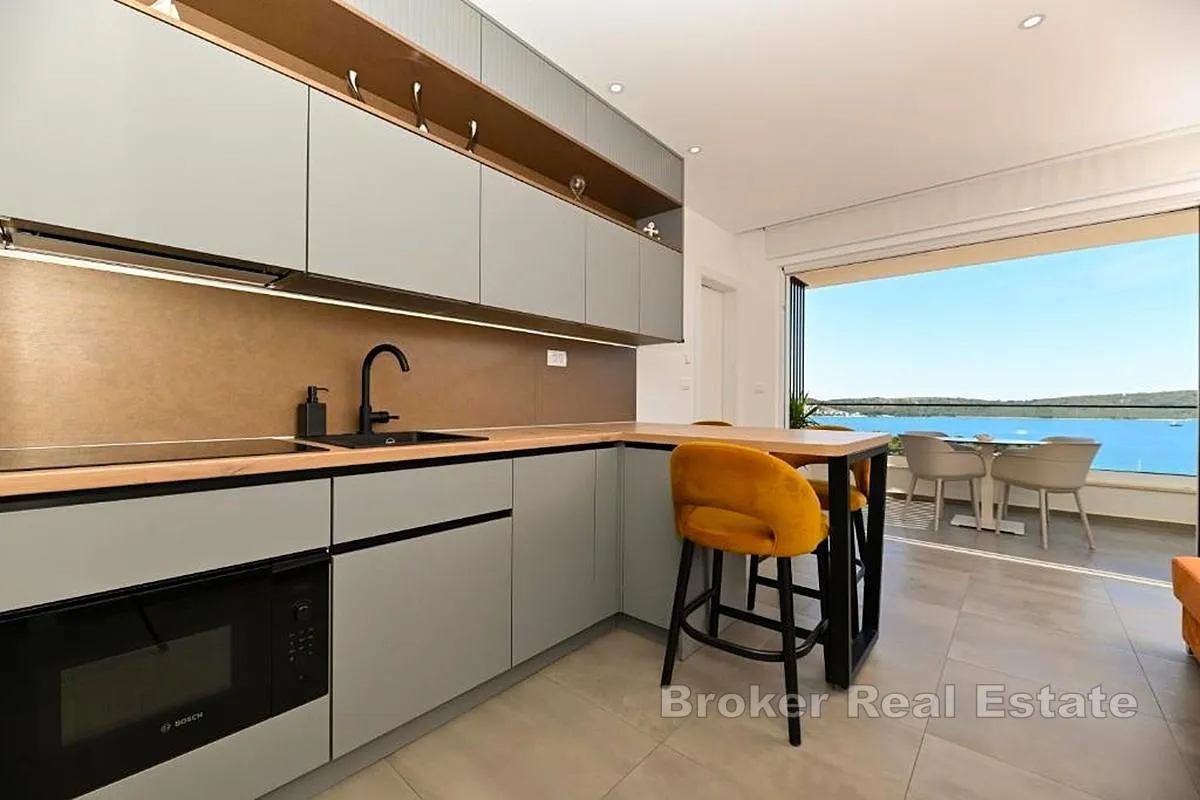 luksuzni penthouse s krovnom terasom i panoramskim pogledom na more - slika 7