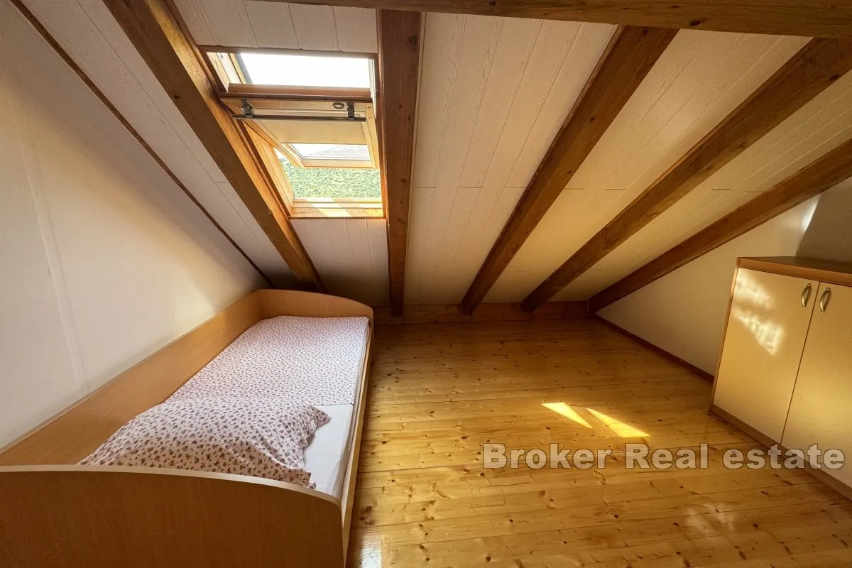apartmanska kuća na mirnoj lokaciji - slika 14
