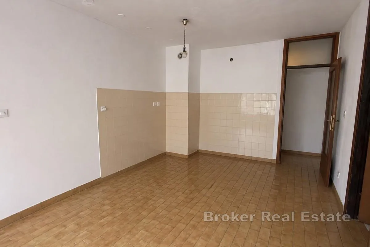 stan za renovaciju na vrhunskoj lokaciji - slika 2