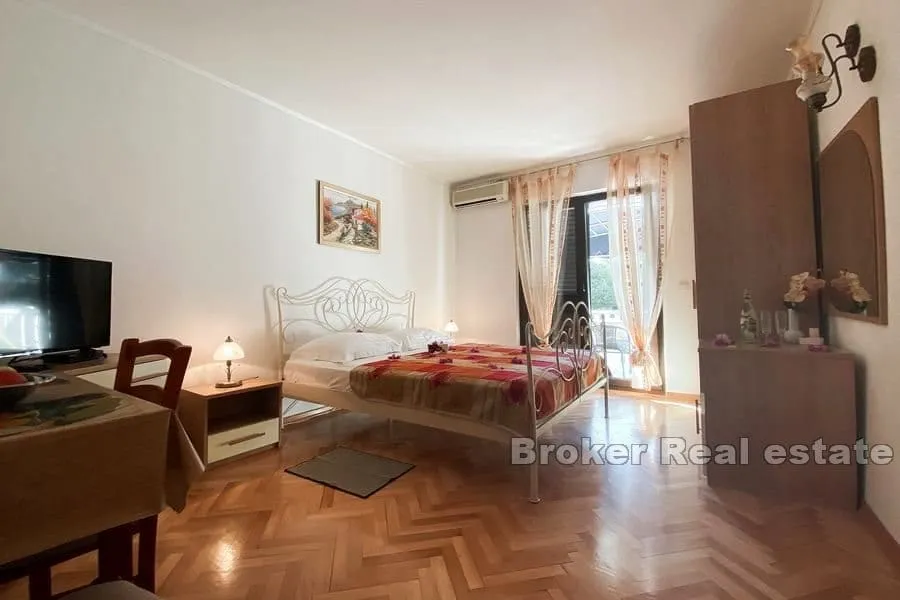 apartmanska kuća blizu mora - slika 11