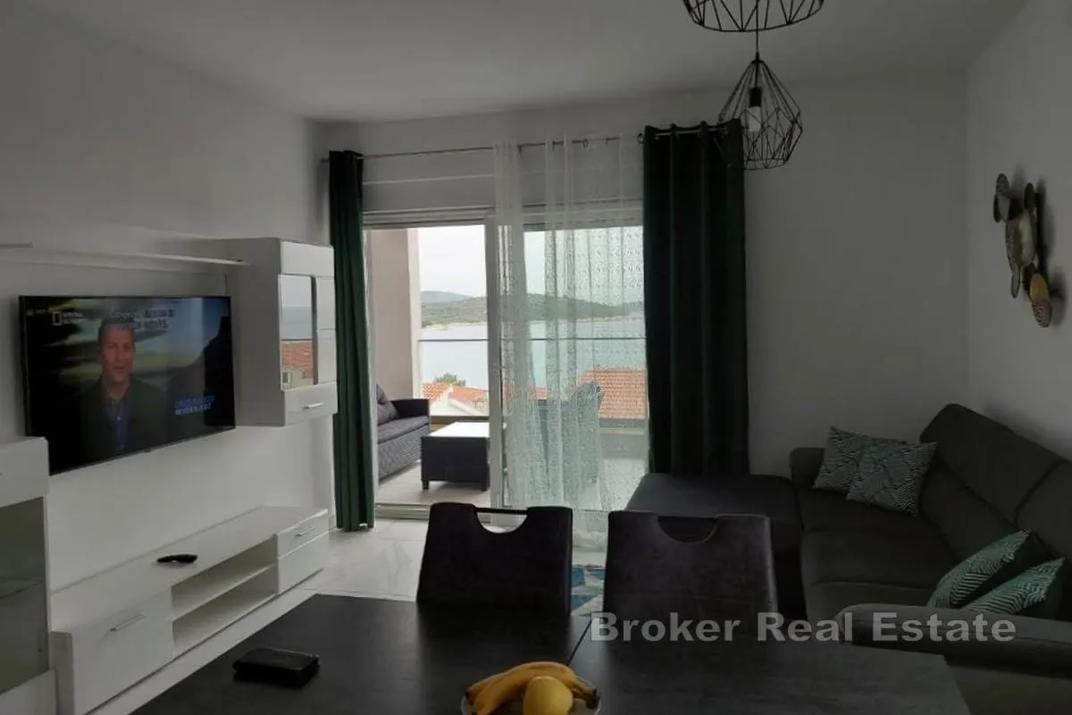 penthouse s otvorenim pogledom na more u prekrasnoj rogoznici - slika 3