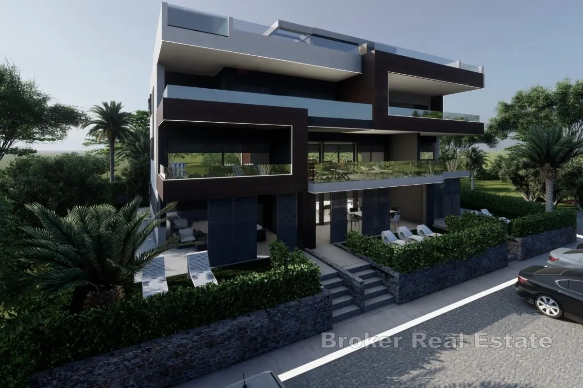 penthouse s bazenom i krovnom terasom blizu mora - slika 3