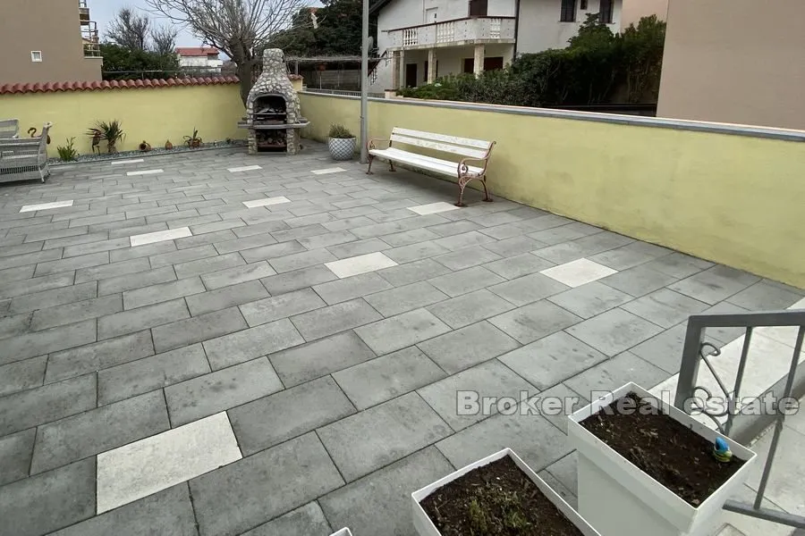apartmanska kuća prvi red do mora - slika 18