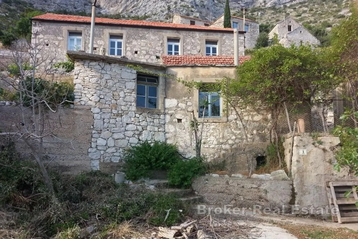 tri kamene kuće s pogledom na more za potpunu renovaciju - slika 4