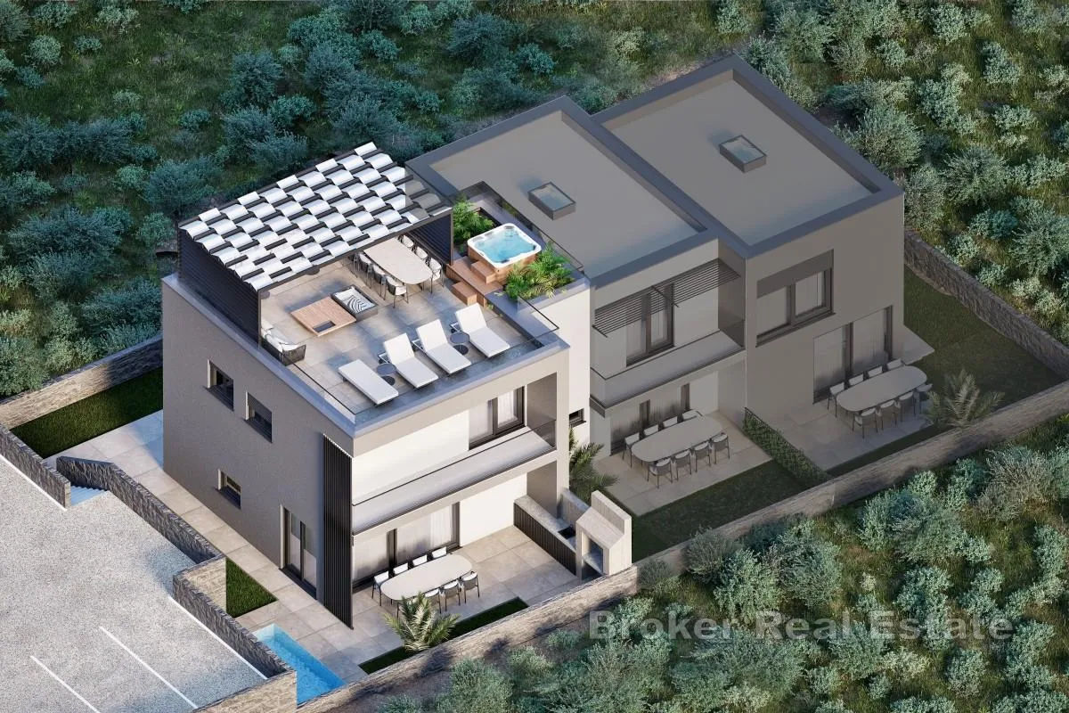 triplex s tri spavaće sobe i opcijom bazena - slika 1