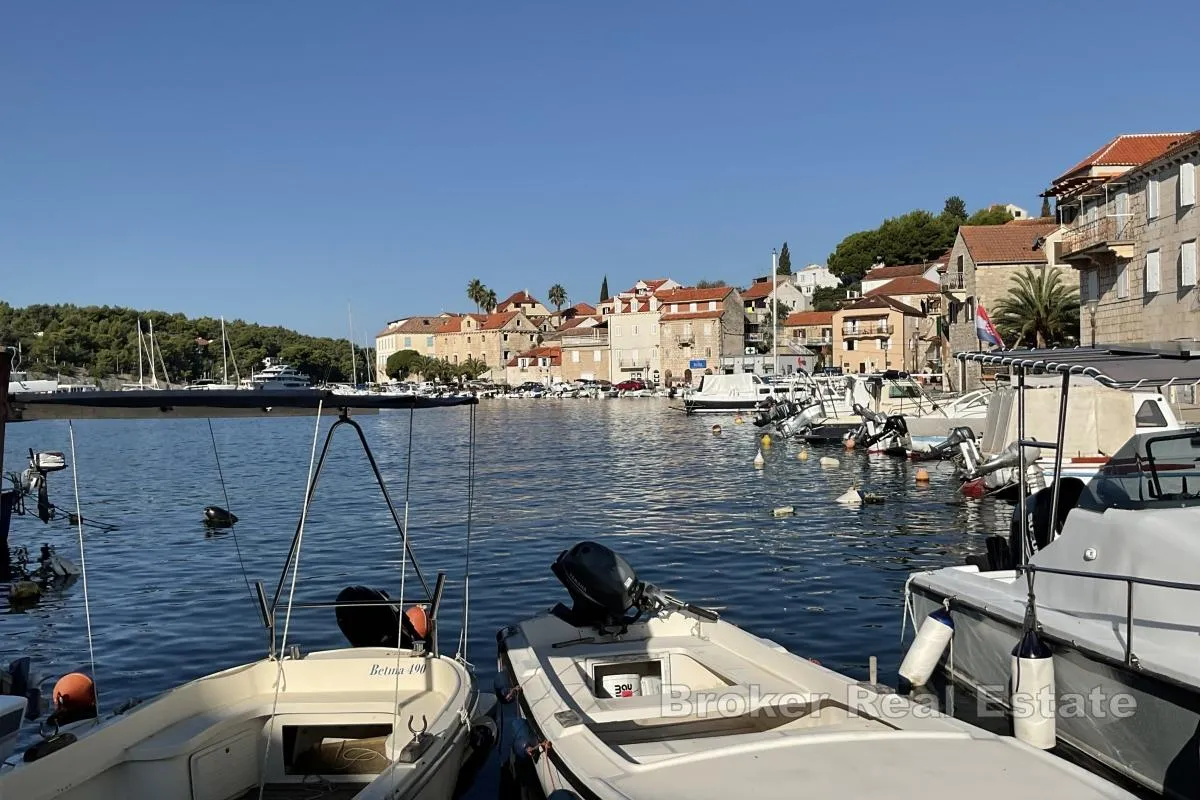 kamena kuća u staroj jezgri milne - slika 13