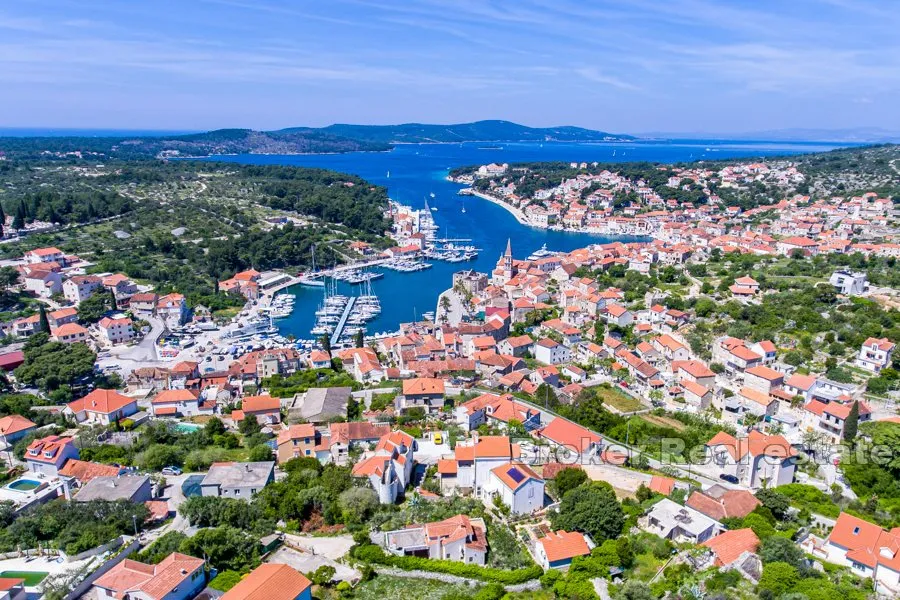 veliko građevinsko zemljište sa pogledom na more - slika 1