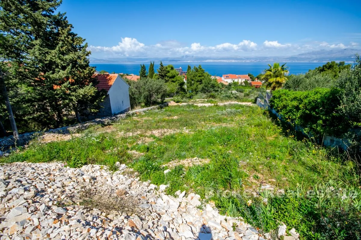 Građevinsko zemljište s građevinskom dozvolom - Brač, Brač