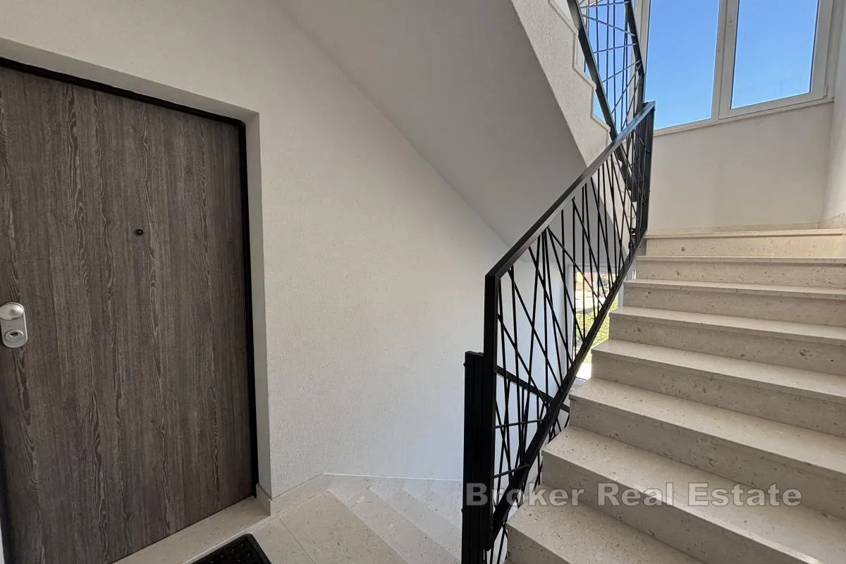 izvanredan penthouse stan s krovnom terasom i otvorenim pogledom na more - slika 16