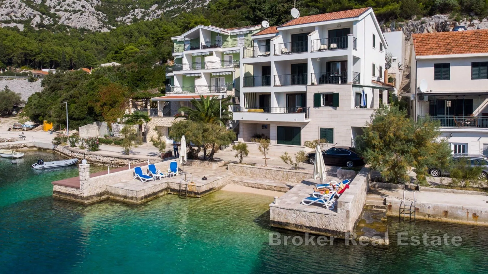 apartmanska kuća u prvom redu do mora - slika 3