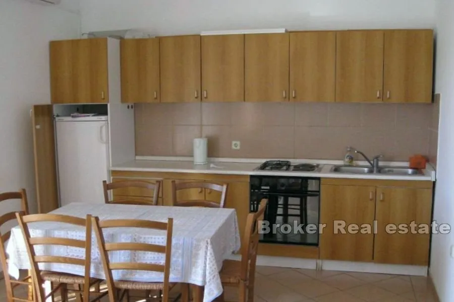 apartmanska kuća u blizini mora - slika 3