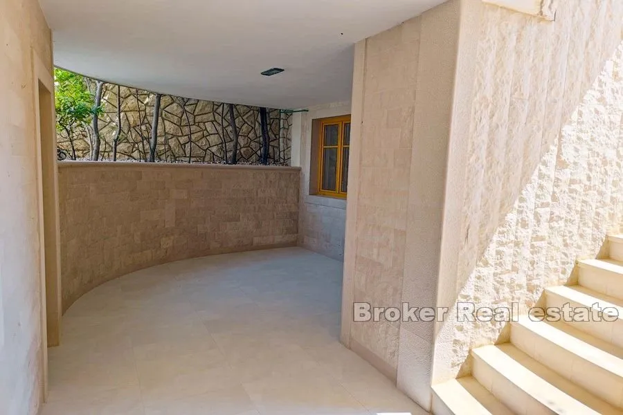 apartman prvi red uz more - slika 4