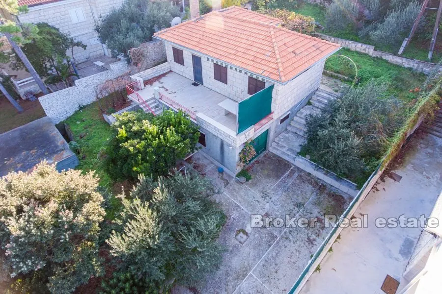 samostojeća kuća na 2 kata, uz more - slika 5