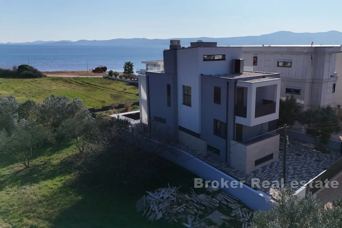 moderna vila s pogledom na more i ekskluzivnim sadržajima - slika 5