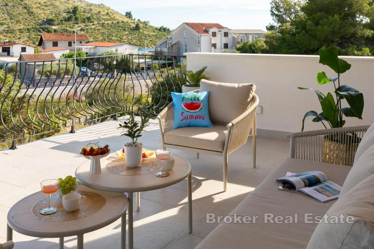 moderna vila s bazenom - slika 8