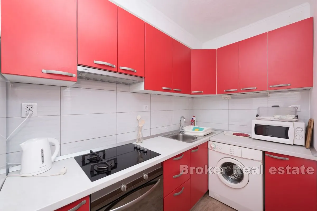 kuća sa šest apartmana blizu mora - slika 3