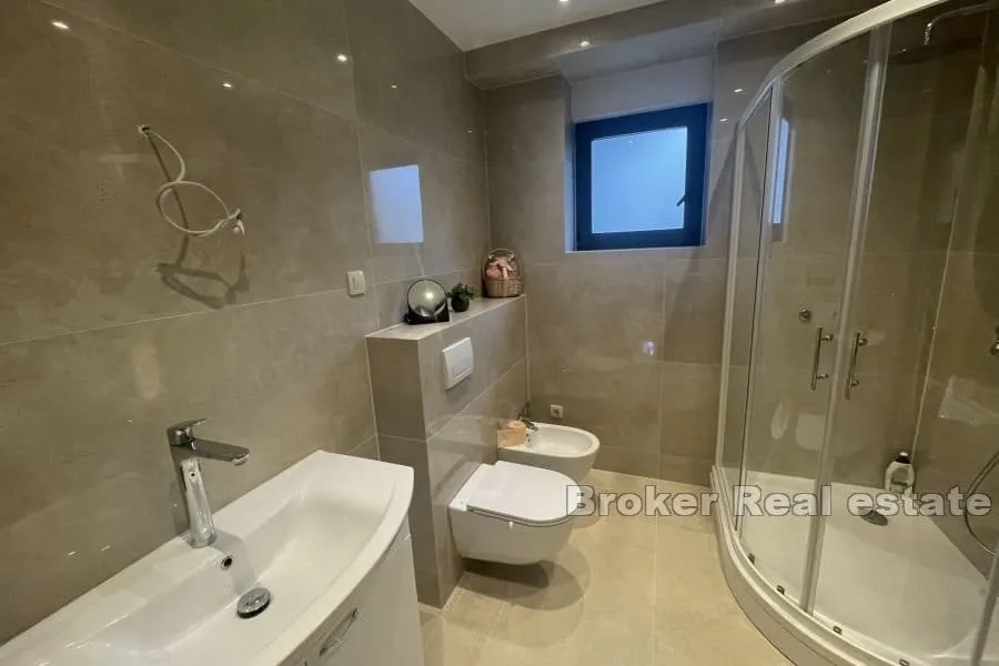 bačvice, dvosobni apartman - slika 11