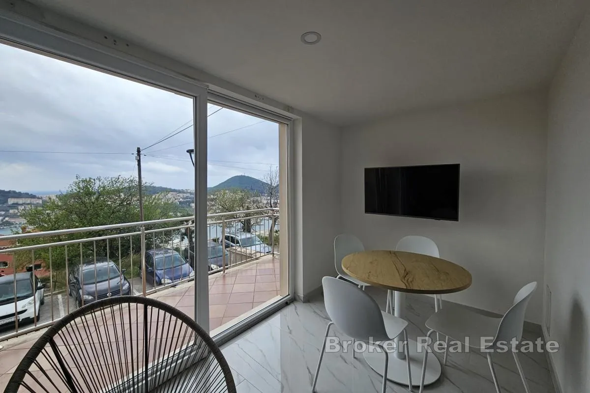 kuća s dva apartmana na mirnoj lokaciji - slika 3