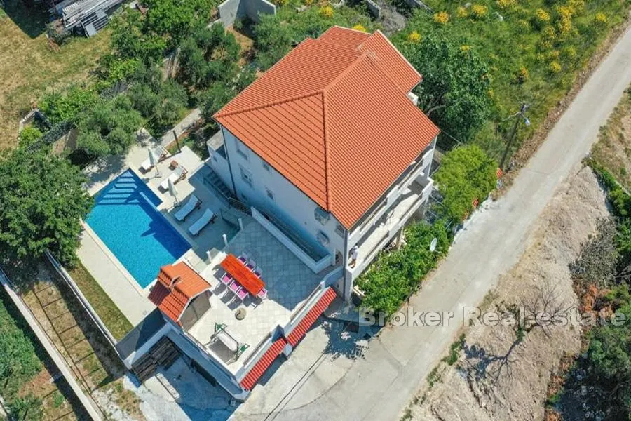 kuća s bazenom i pogledom na more - slika 12