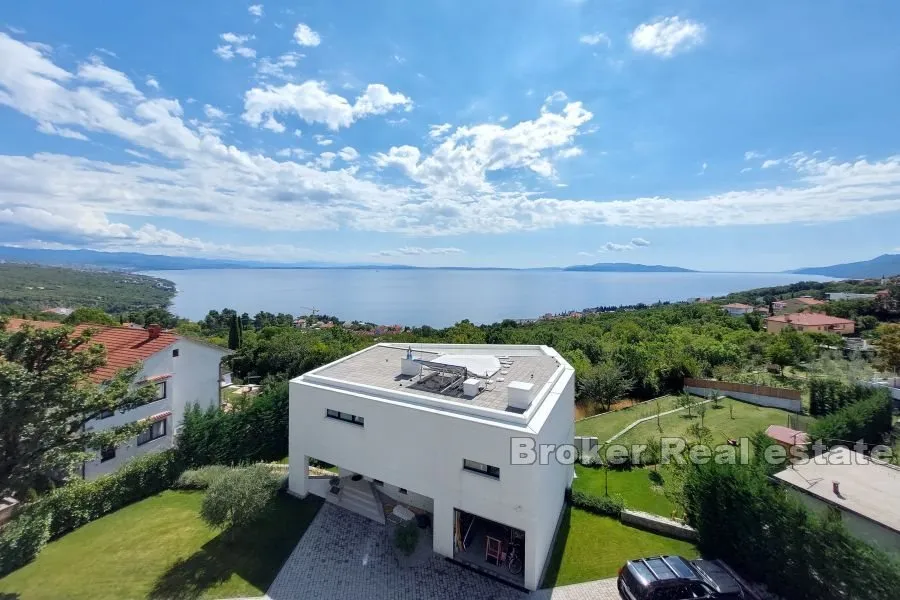 luksuzna vila s bazenom i pogledom na more - slika 14