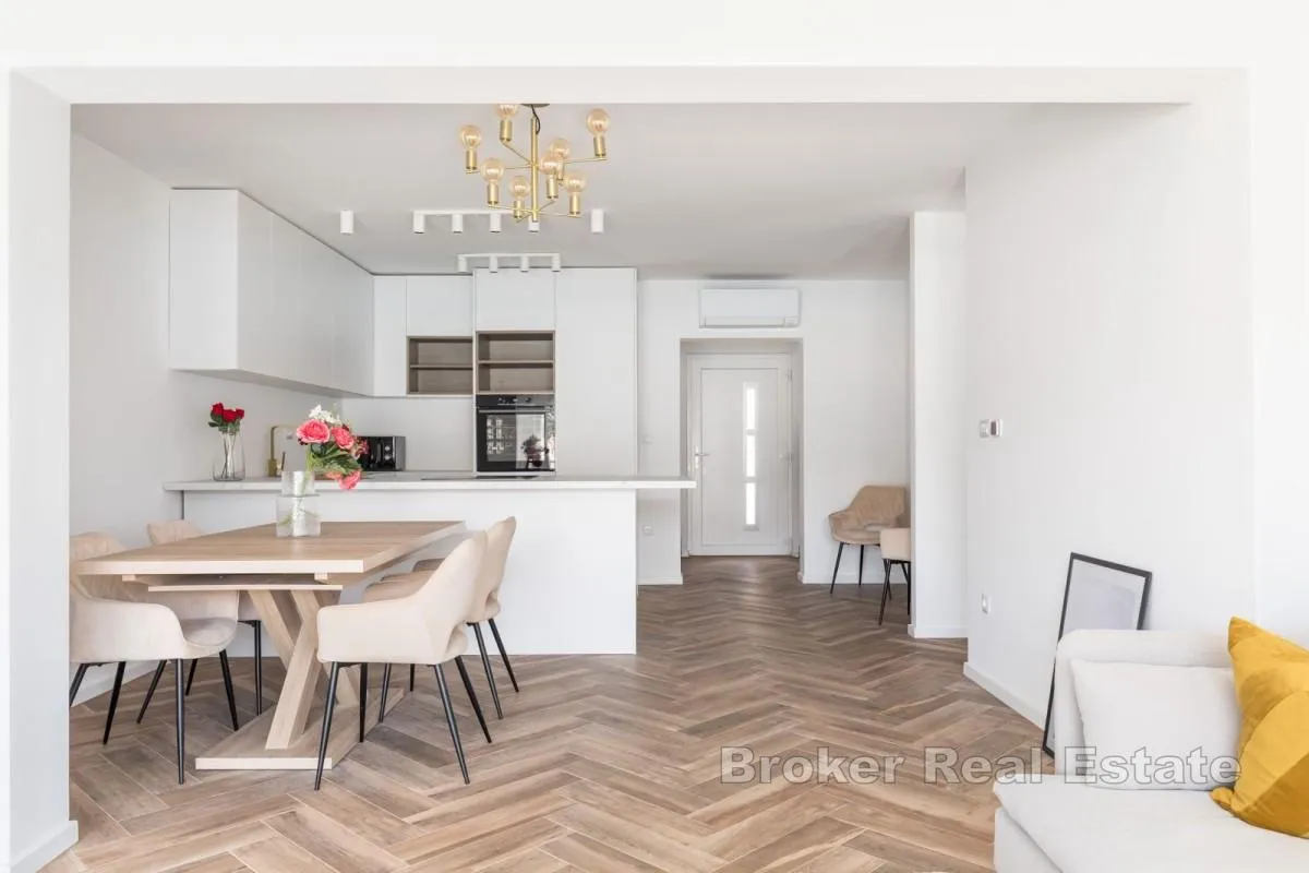 apartmanska kuća prvi red do mora - slika 8