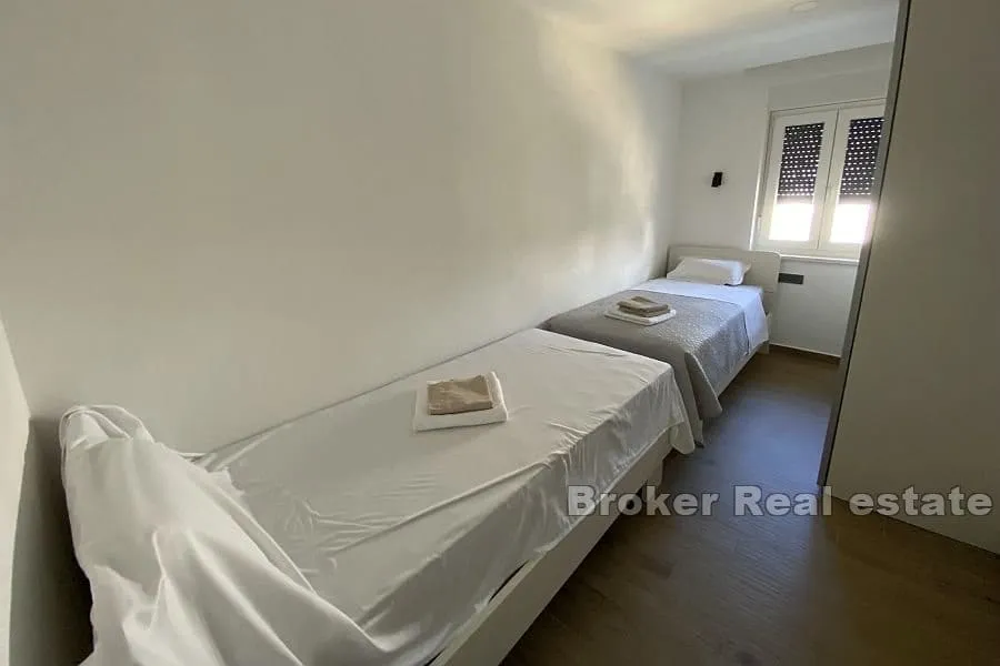 moderna vila sa bazenom - slika 8