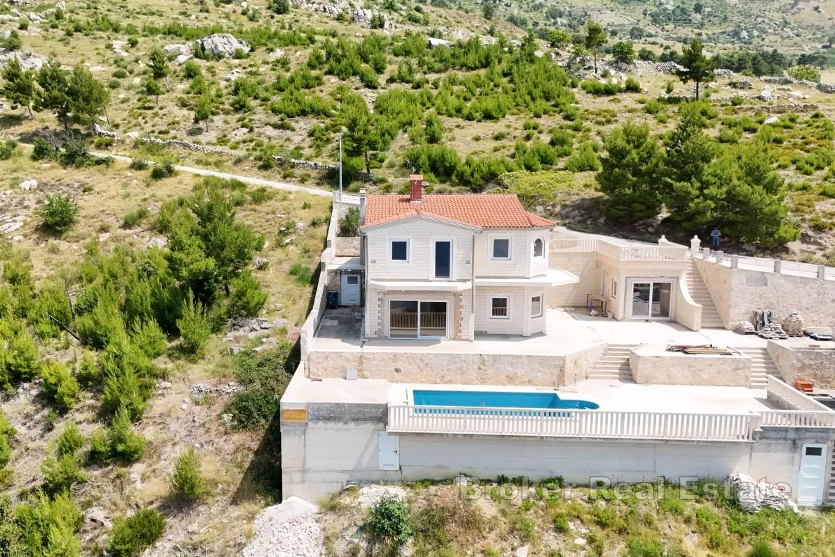 panoramska kuća za renovaciju s prekrasnim pogledom na more - slika 10