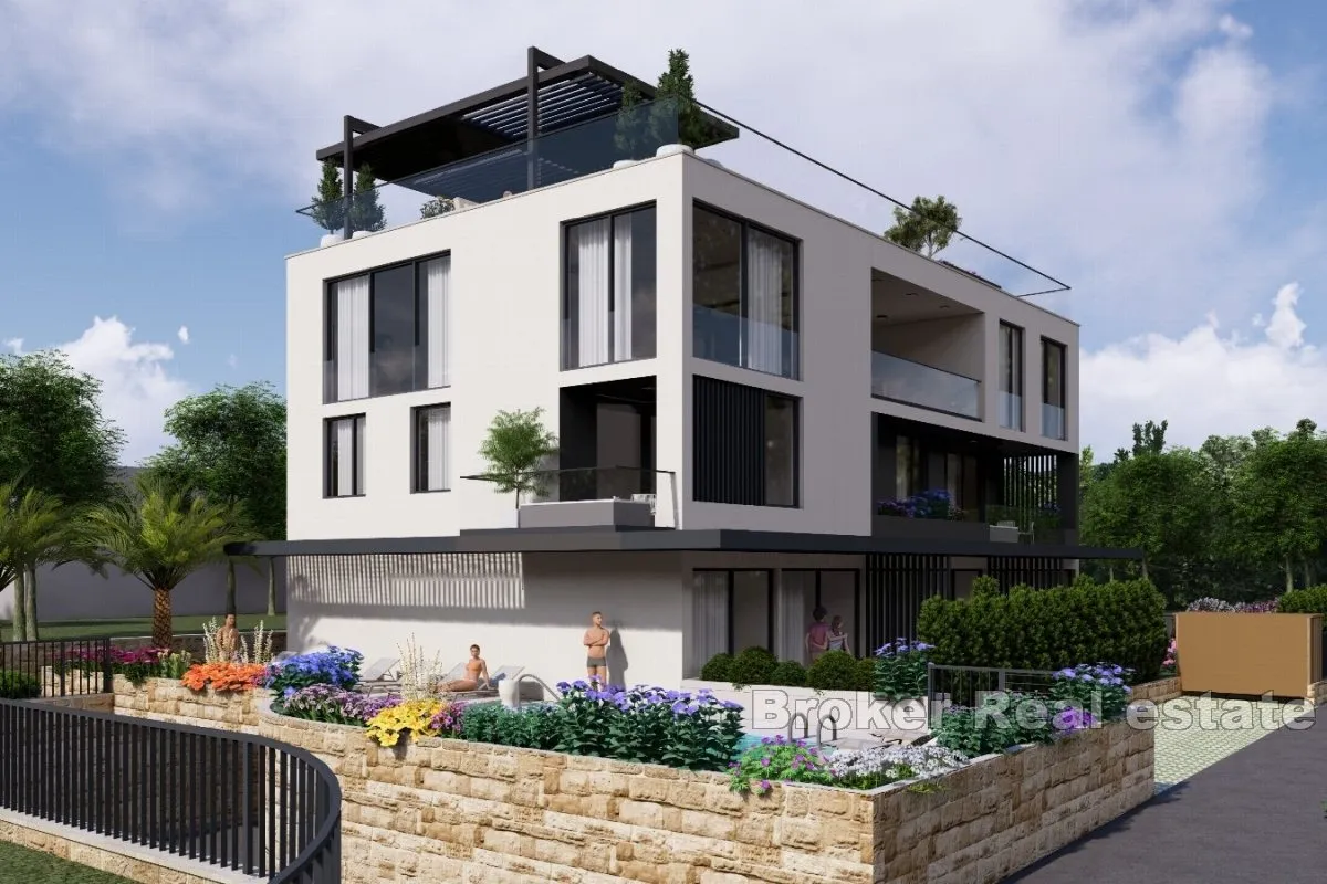 prostrani penthouse s otvorenim pogledom na more - slika 3