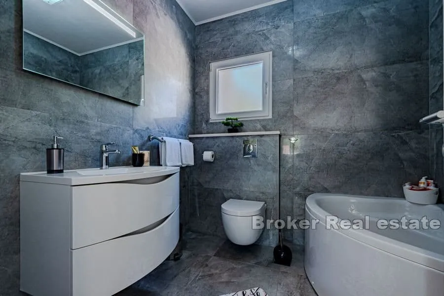 apartmanska kuća prvi red do mora - slika 16