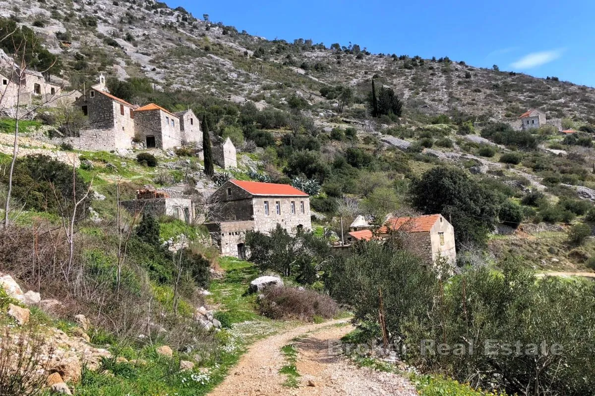 tri kamene kuće s pogledom na more za potpunu renovaciju - slika 2