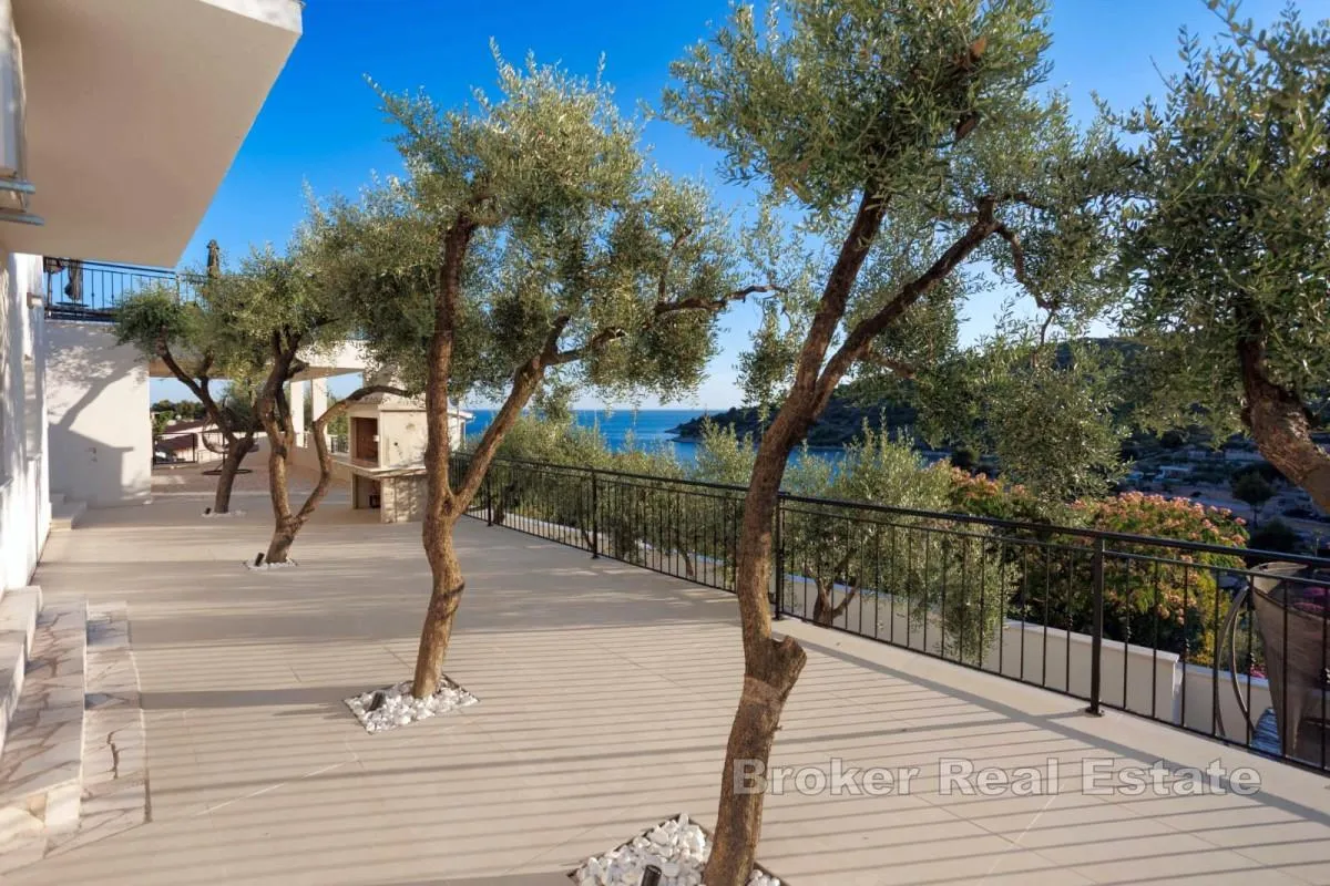 villa u trećem redu do mora - slika 5