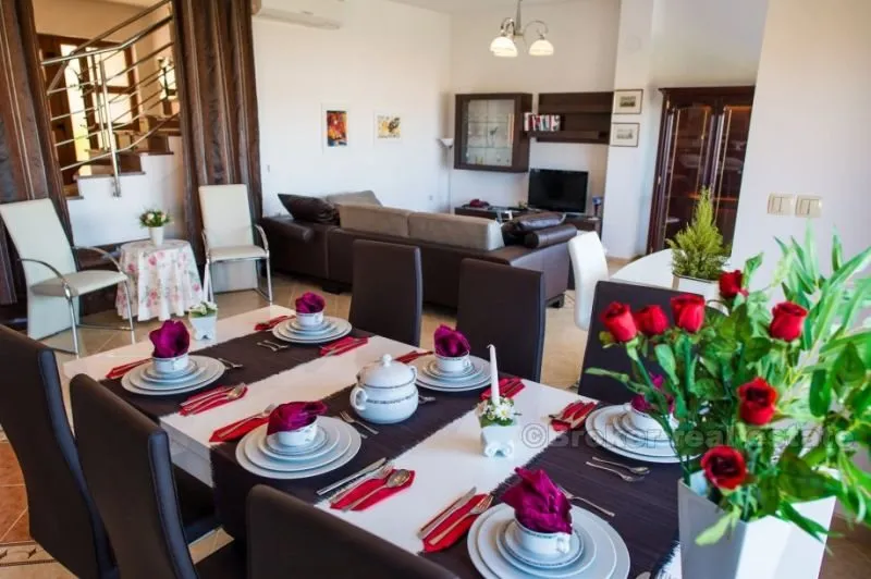 prekrasna i luksuzna vila 200m od mora, na prodaju - slika 2
