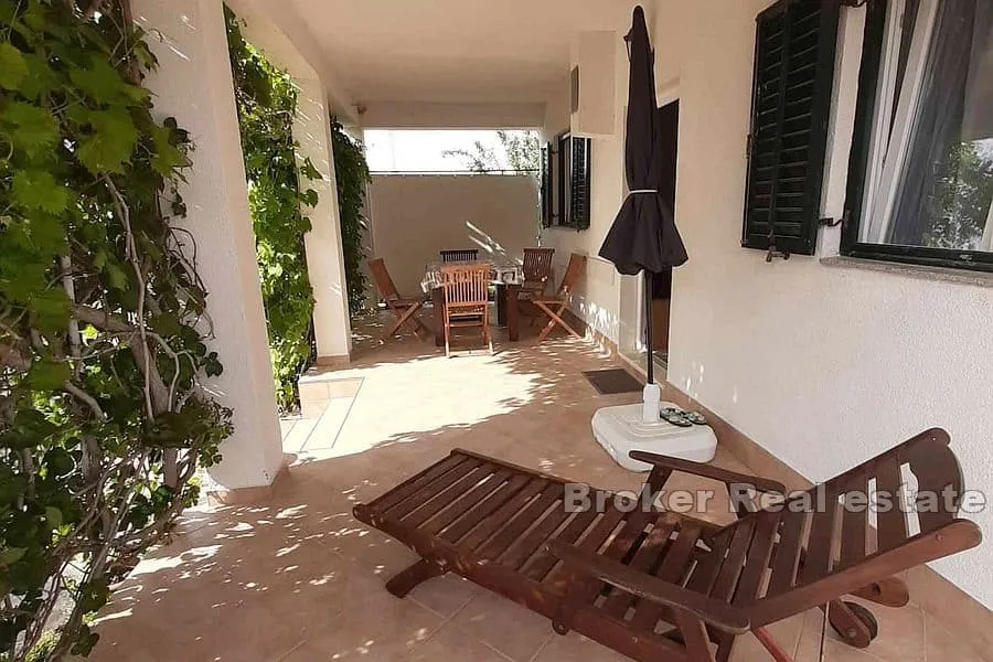 apartmanska kuća blizu mora - slika 8