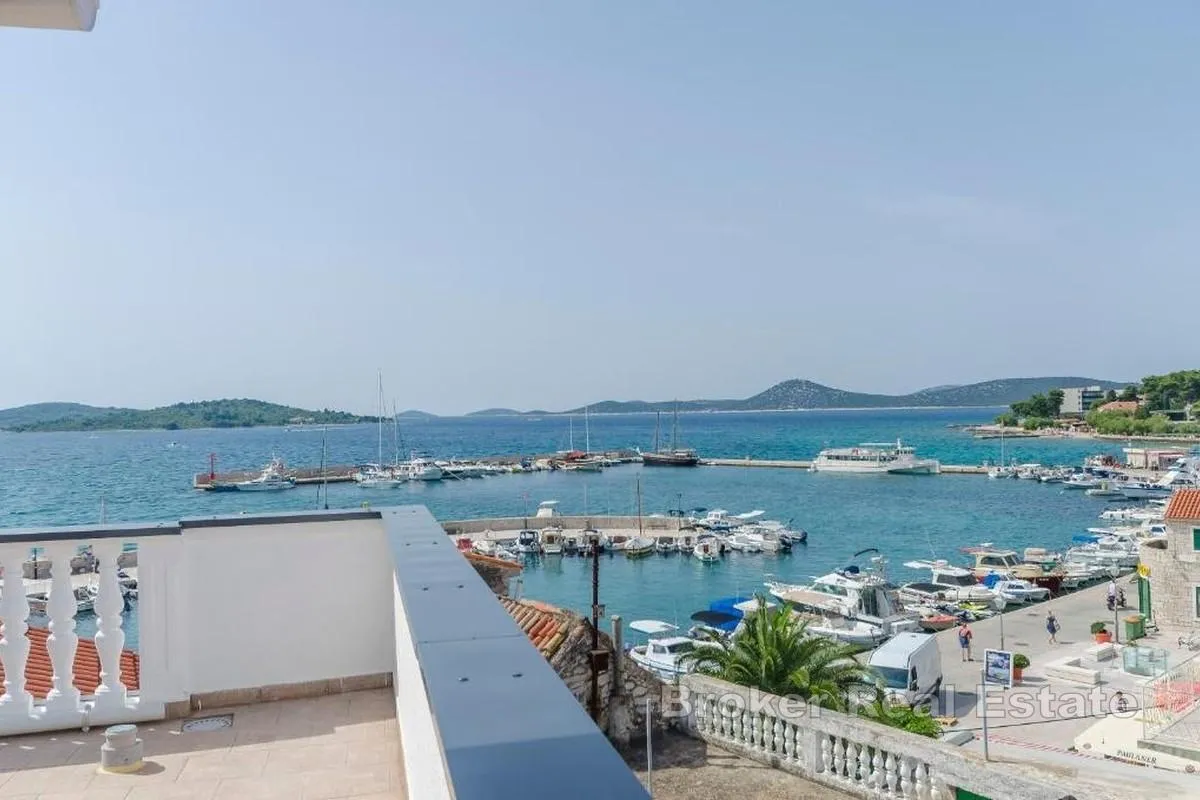 apartmanska kuća u centru grada - slika 3
