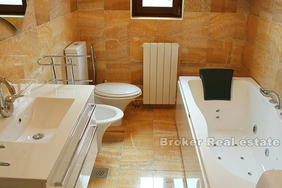 veličanstvena vila s otvorenim pogledom na more - slika 8