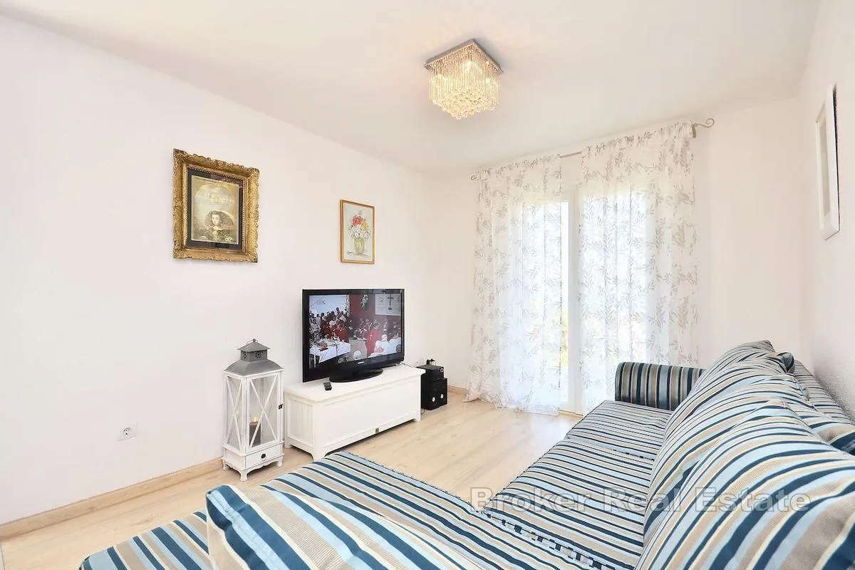samostojeća kuća na dvije etaže - slika 7