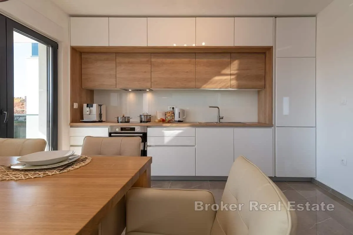 moderan dvosoban apartman s bazenom - slika 3