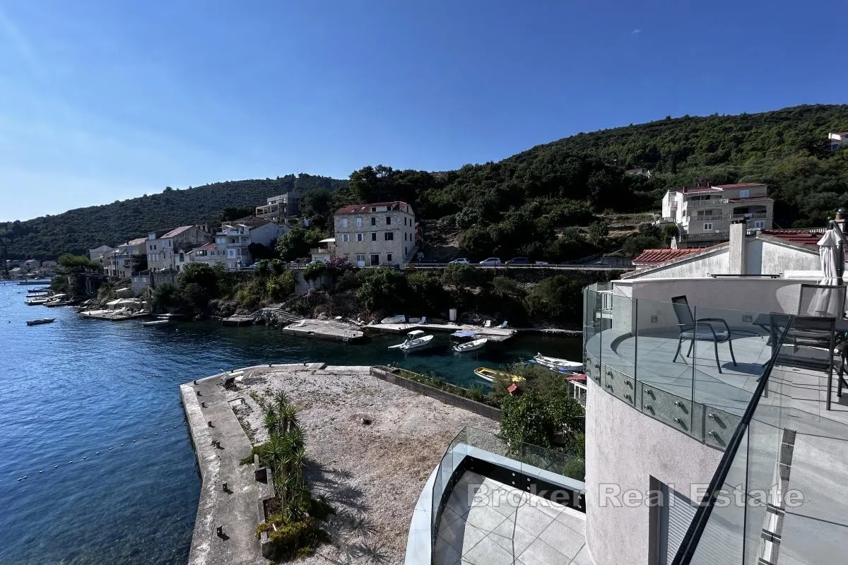 trosoban stan s garažom i dodatnim stambenim prostorom - slika 10